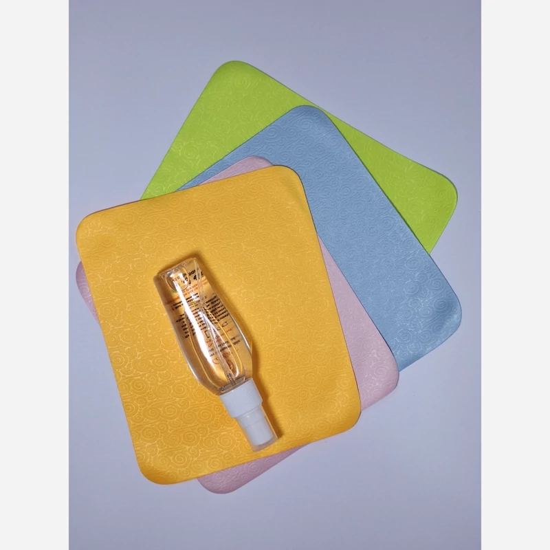 دستمال نانو بسته 4 عددی به همراه اسپری پاک کننده عینک و لوازم دیجیتالی